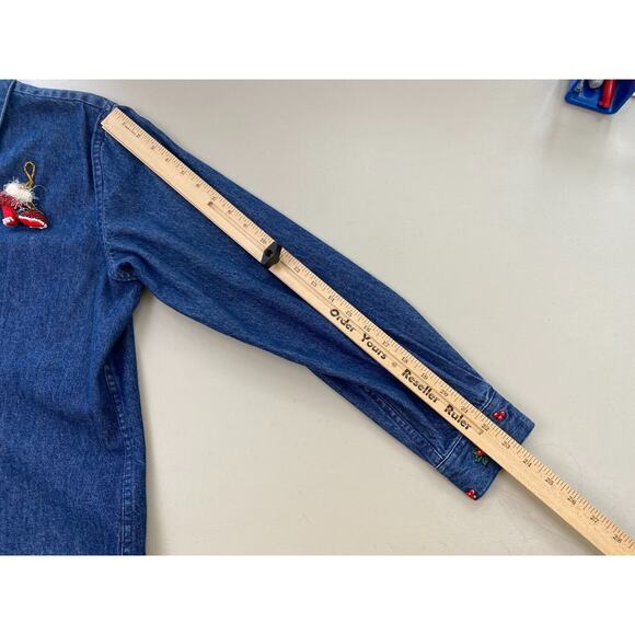 Christmas Shirt Womens Large Denim Button Up Top Embroidered Westbound w/Brooch - Picture 7 of 12